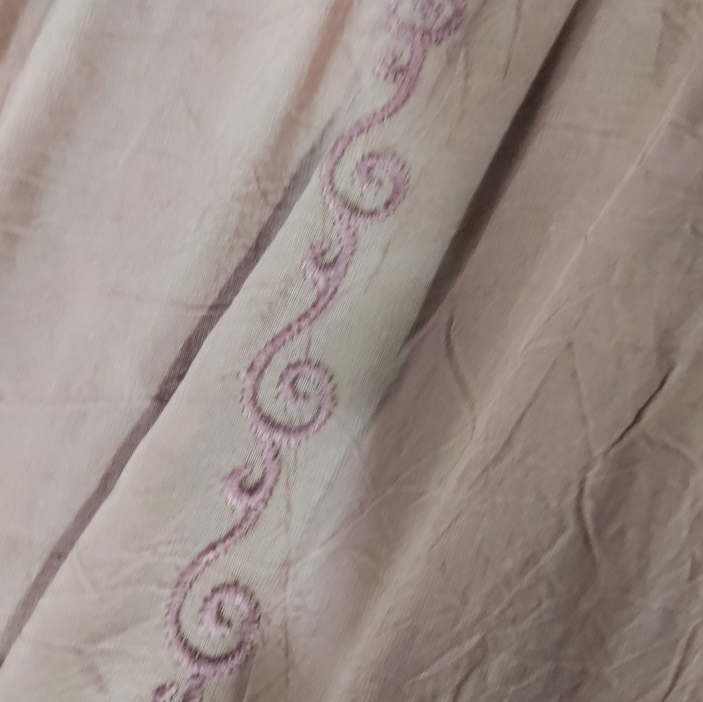 Johnny Was. Beautiful Pre-owned Conditioned Med Embroidered Floral Lavender Top - Picture 7 of 11